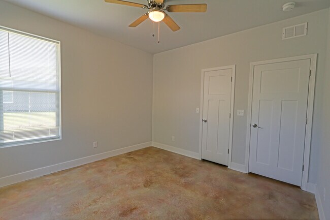 Building Photo - 2720 Jewel Rd