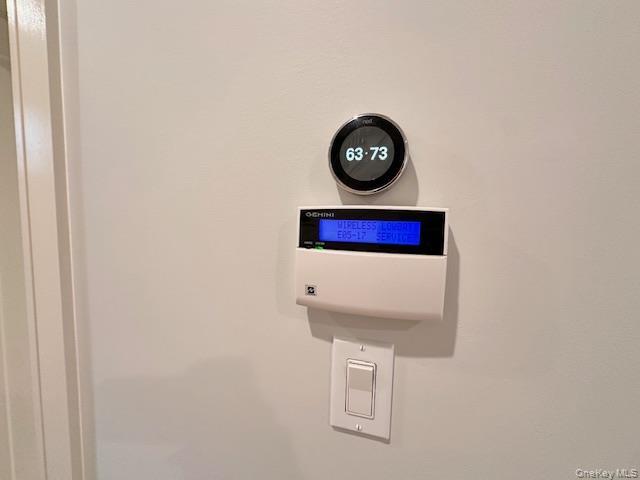 Building Photo - 414 Thompson St