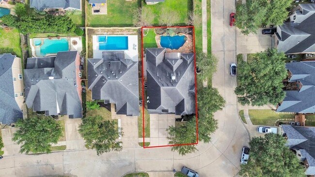Building Photo - 6423 Middlelake Ct