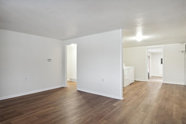 Building Photo - 1167 Davis St
