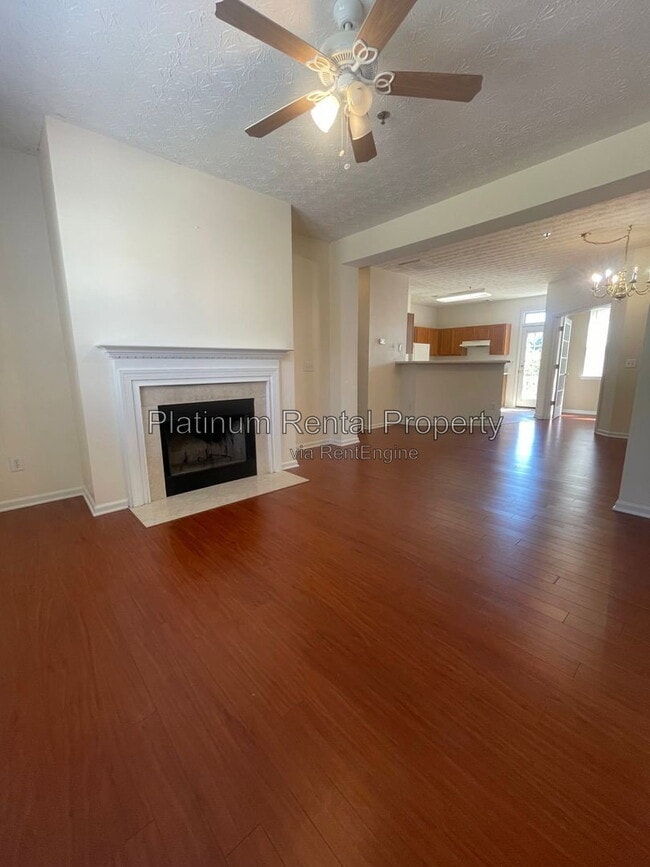 Building Photo - 244 Village Square Dr