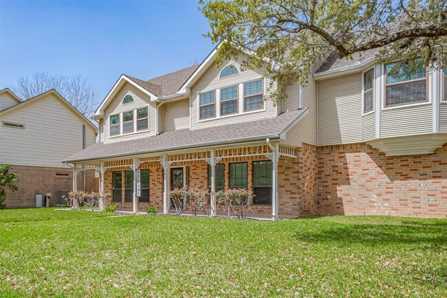 Building Photo - 2727 Raintree Dr