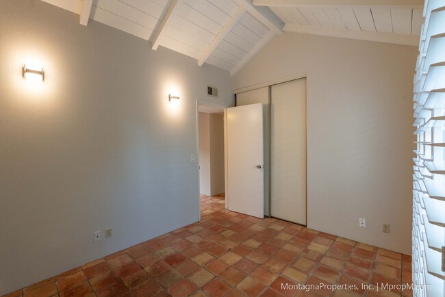 Building Photo - Spacious & Bright Los Gatos Home w/AC and ...