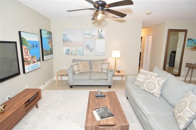 Building Photo - 3873 Pompano Dr SE