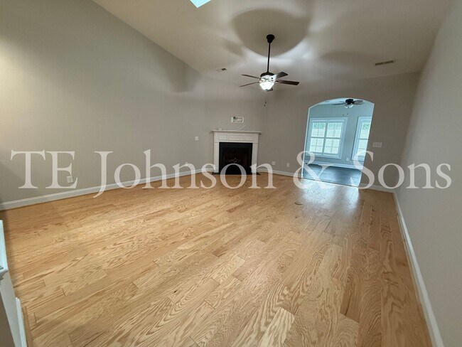 Building Photo - Beautifully Appointed Home in Clemmons