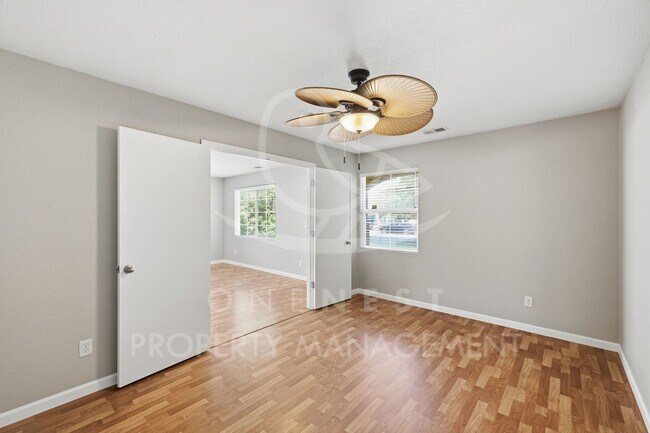 Building Photo - 1444 Minories Dr