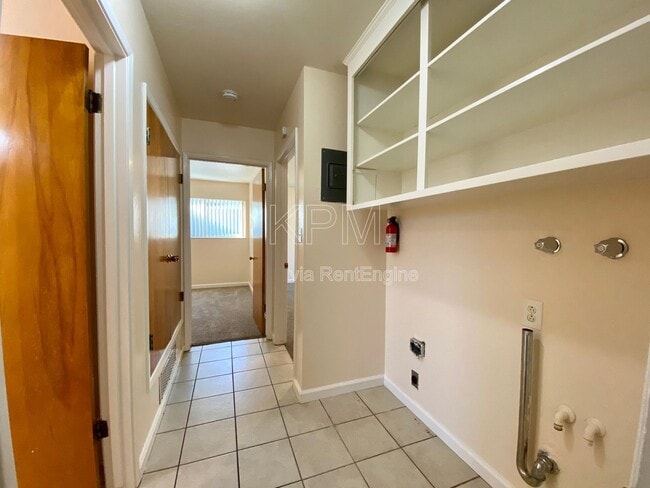 Building Photo - 7714 Brentwood Dr