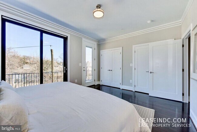 Building Photo - 4525 1/2 Georgia Avenue NW-#1