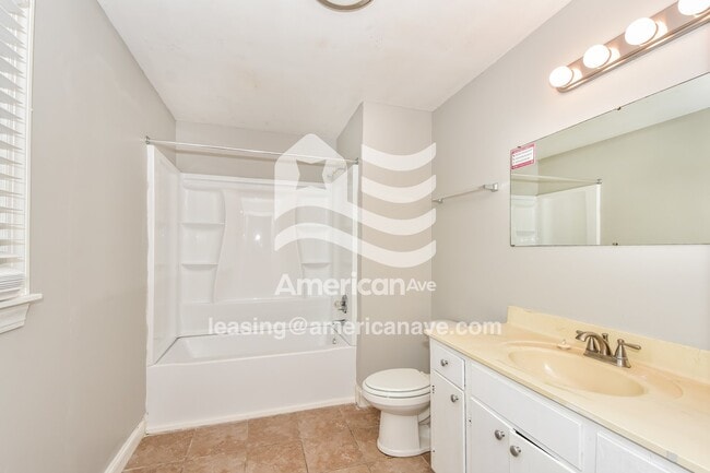 Building Photo - 2894 Elm St