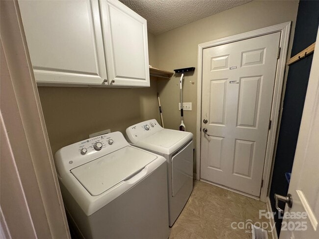 Building Photo - 3802 Cassidy Dr