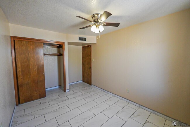 Building Photo - 1183 Babbitt Ln