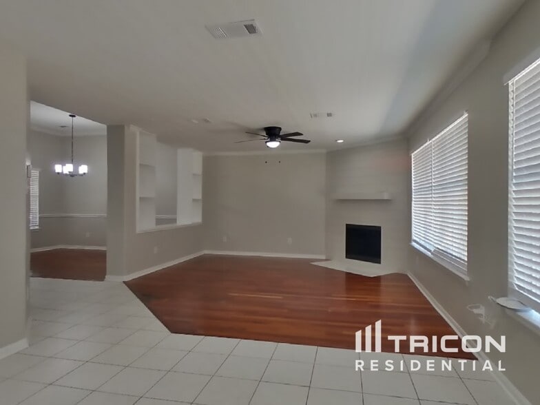 Building Photo - 46 Shimmer Pond Pl