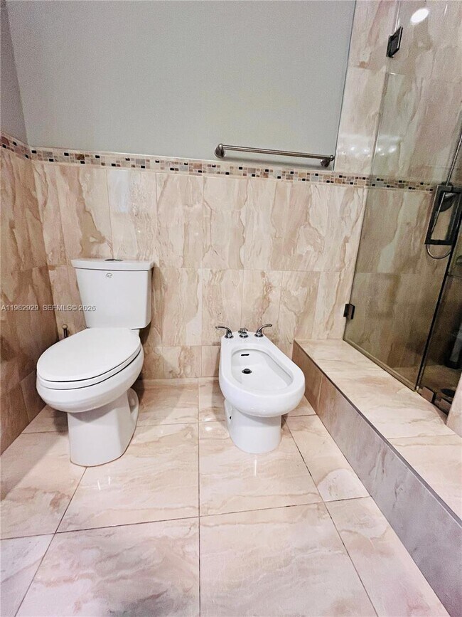 Building Photo - 253 Poinciana Island Dr