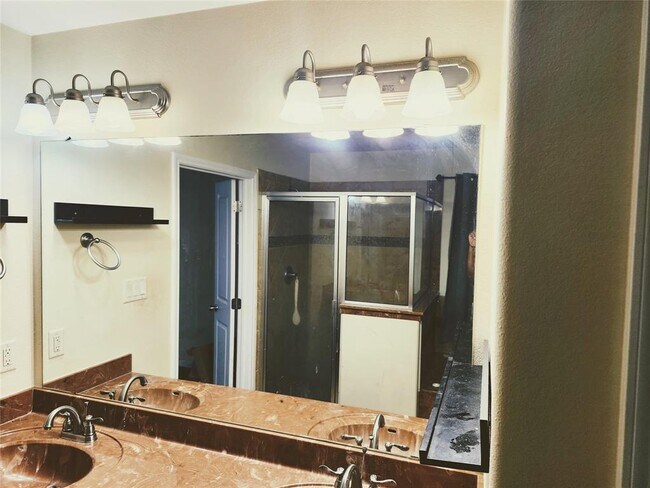 Building Photo - 404 W Little Dipper Dr