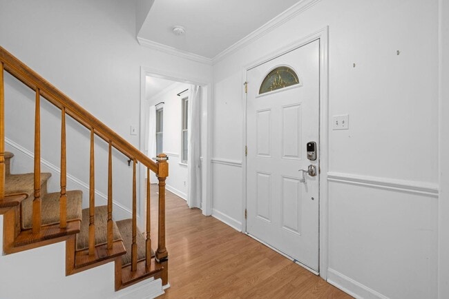 Building Photo - 3804 Zenith Pl