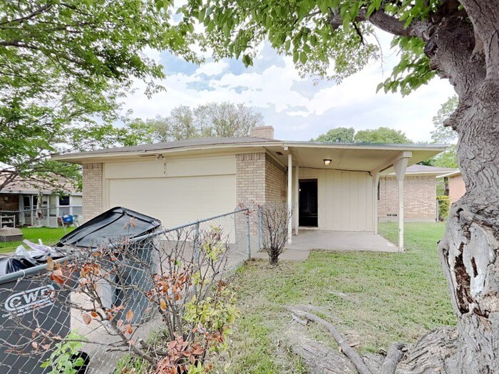 Building Photo - 818 Rea Ave