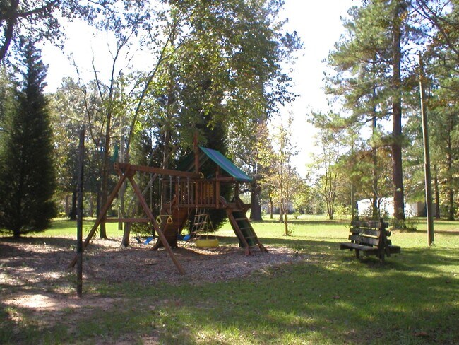 Building Photo - 2 Bedroom 1 Bathroom Manufactured  Home Re...