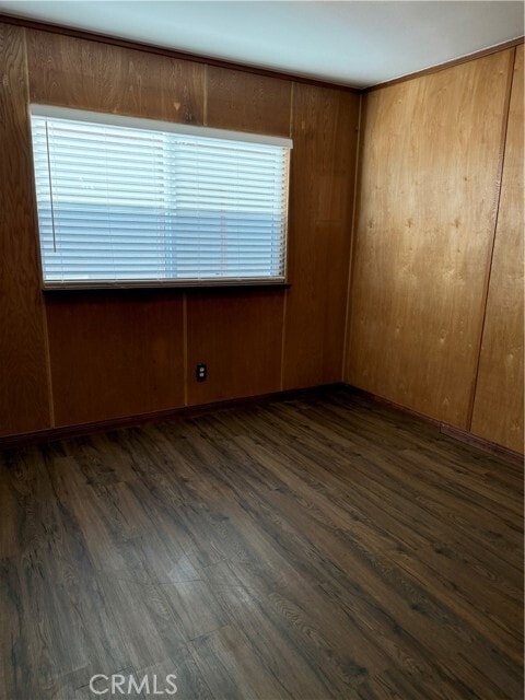 Building Photo - 1353 Pengra St