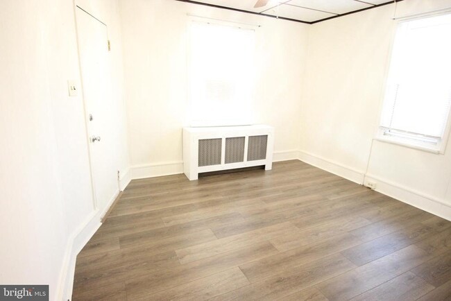 Building Photo - 201 E Delaware Ave