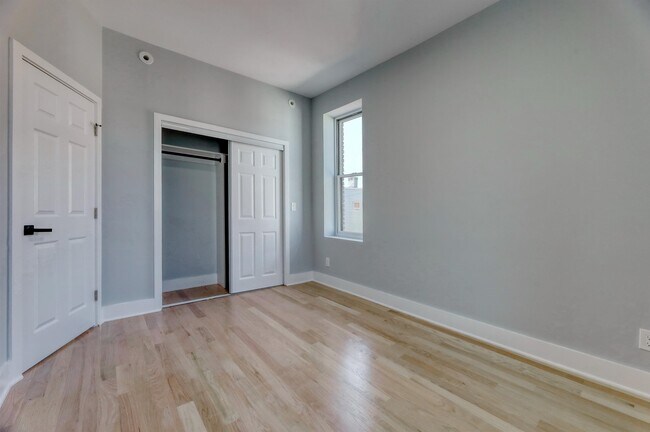 Building Photo - 618 14th St