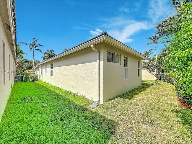 Building Photo - 1556 Winterberry Ln