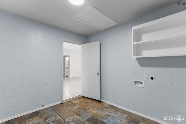 Building Photo - 212 Dirks Dr