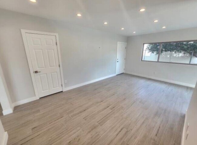 Building Photo - 10845 White St