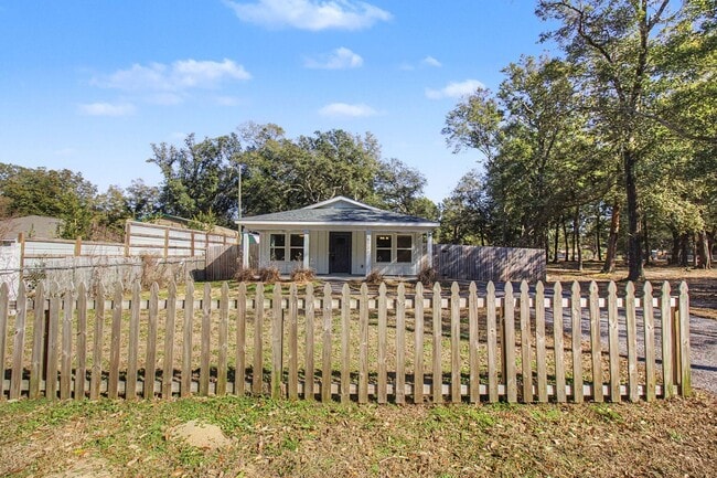 Building Photo - 5230 Richburg St