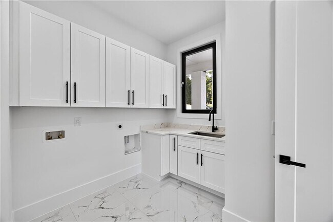 Building Photo - 127 Deer Cyn Dr