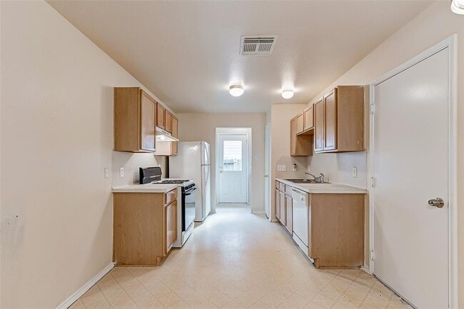 Building Photo - 13111 Windy Heath Ln