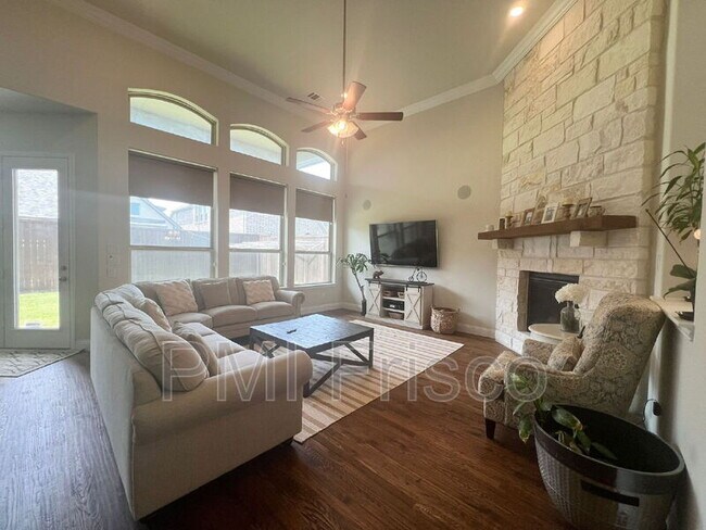 Building Photo - 10505 Wintergreen Dr