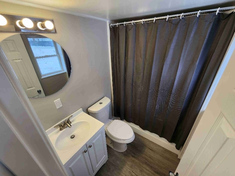 Building Photo - 14572 N Saginaw Rd