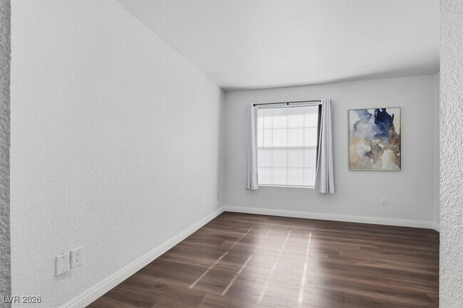 Building Photo - 2606 S Durango Dr