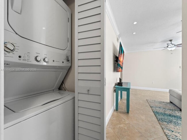 Building Photo - 40 High Point Rd