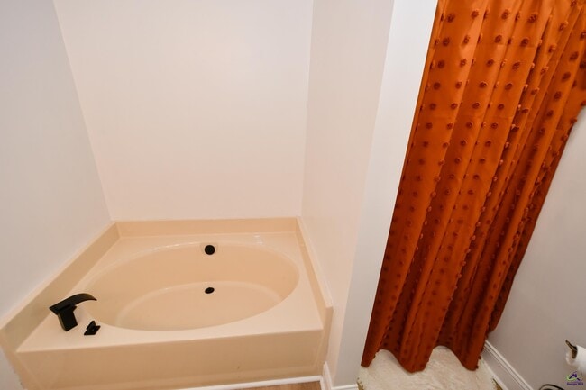 Building Photo - 107 Molland Dr