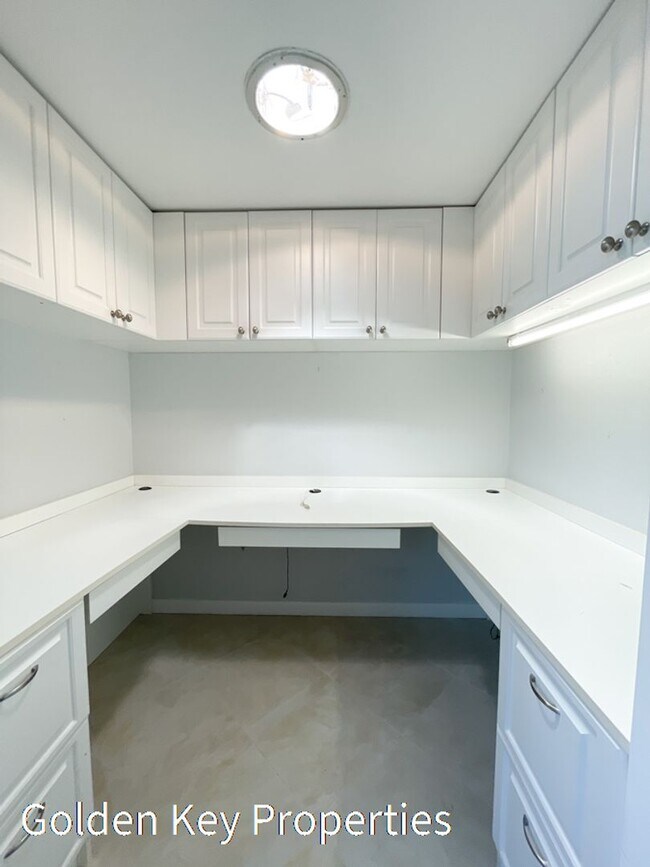 Building Photo - Waterfront Condo on the Buena Vista Lagoon - 5 mins from Carlsbad Village!