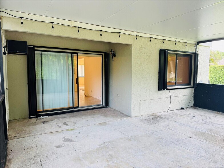 Building Photo - 16360 Water Way
