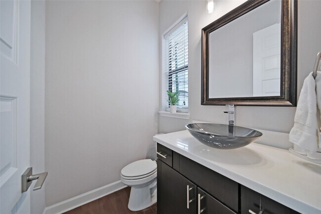 Building Photo - 5703 Kansas St