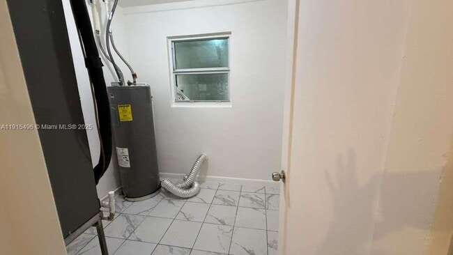 Building Photo - 870 NE 142nd St