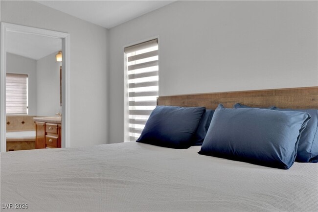 Building Photo - 6425 W Quail Ave