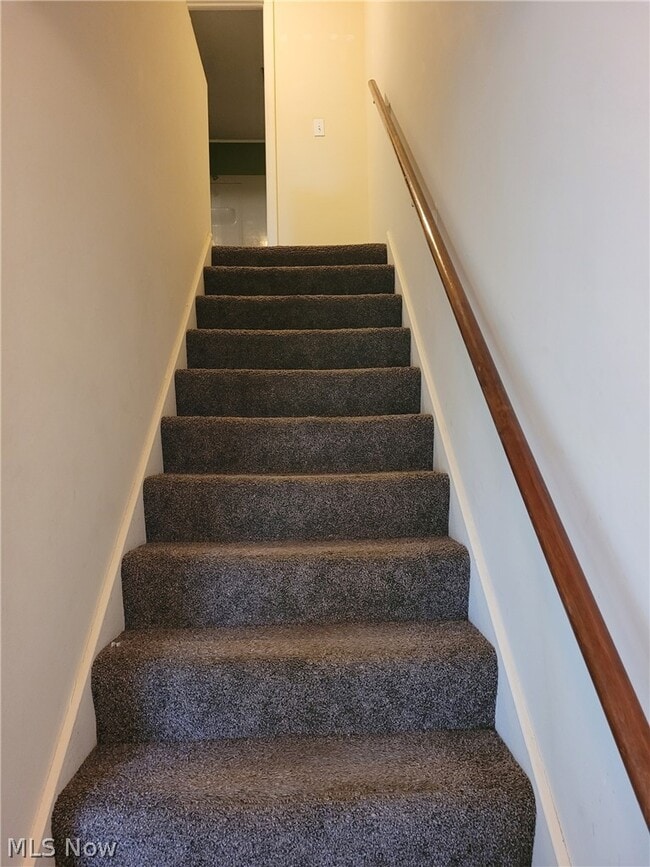 Building Photo - 2781 Thackeray Ave NW