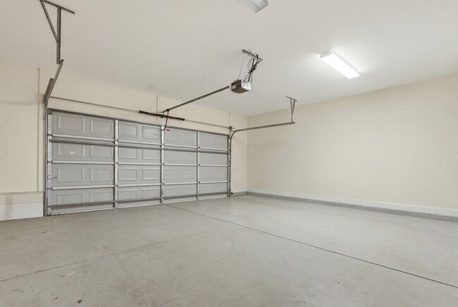 Building Photo - 105 Grimsby Rd