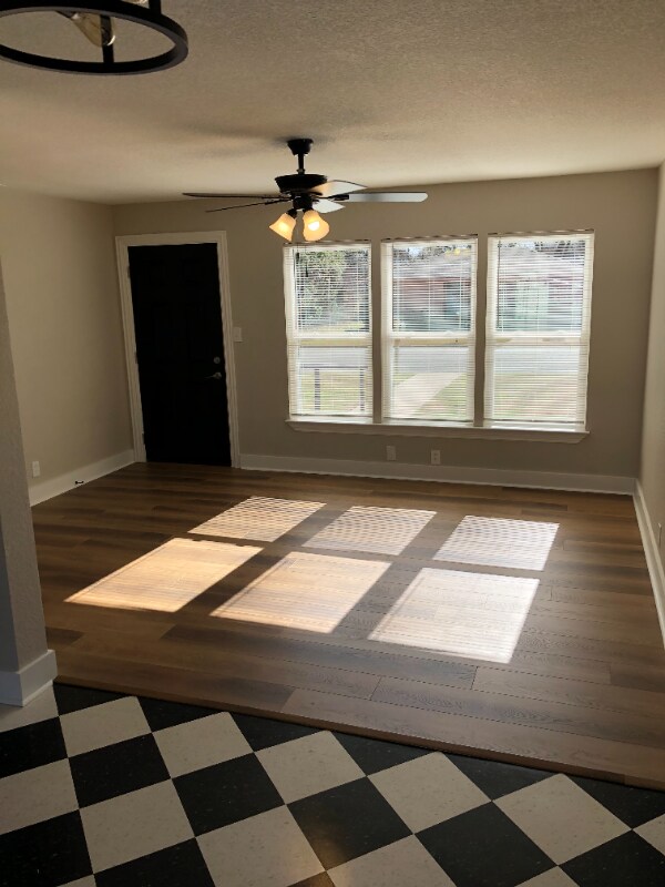 Building Photo - 1006 Bales St