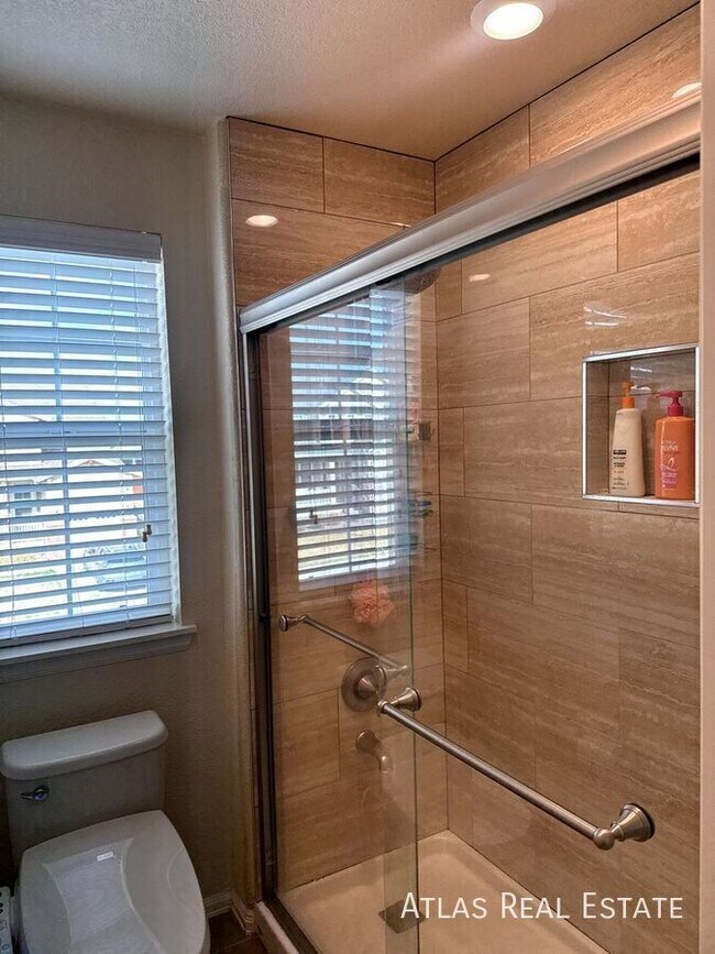 Building Photo - 14050 Hudson St