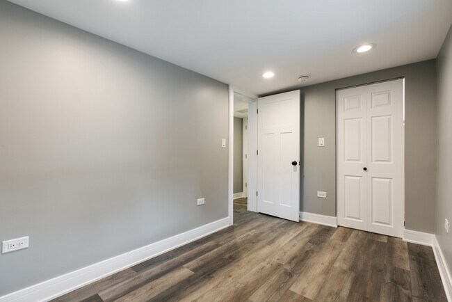 Building Photo - 4624 N Springfield Ave