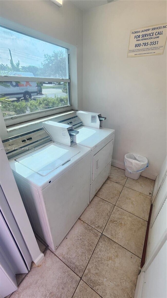 Building Photo - 3090 Coral Springs Dr