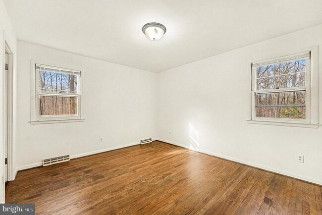 Building Photo - 4127 Cabin Rd