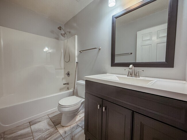 Building Photo - 309 Adams Dr