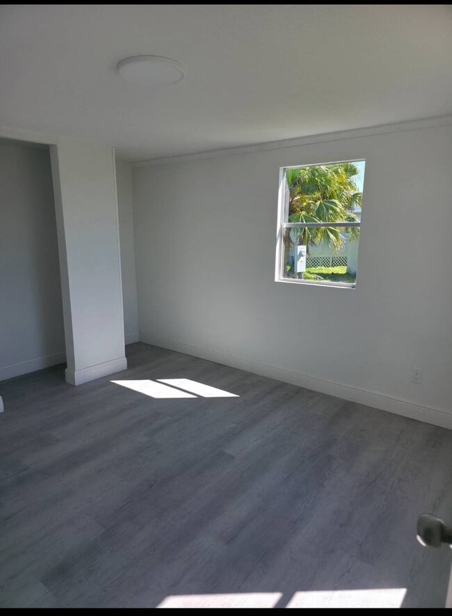 Building Photo - 2910 Hibiscus Run Ln.