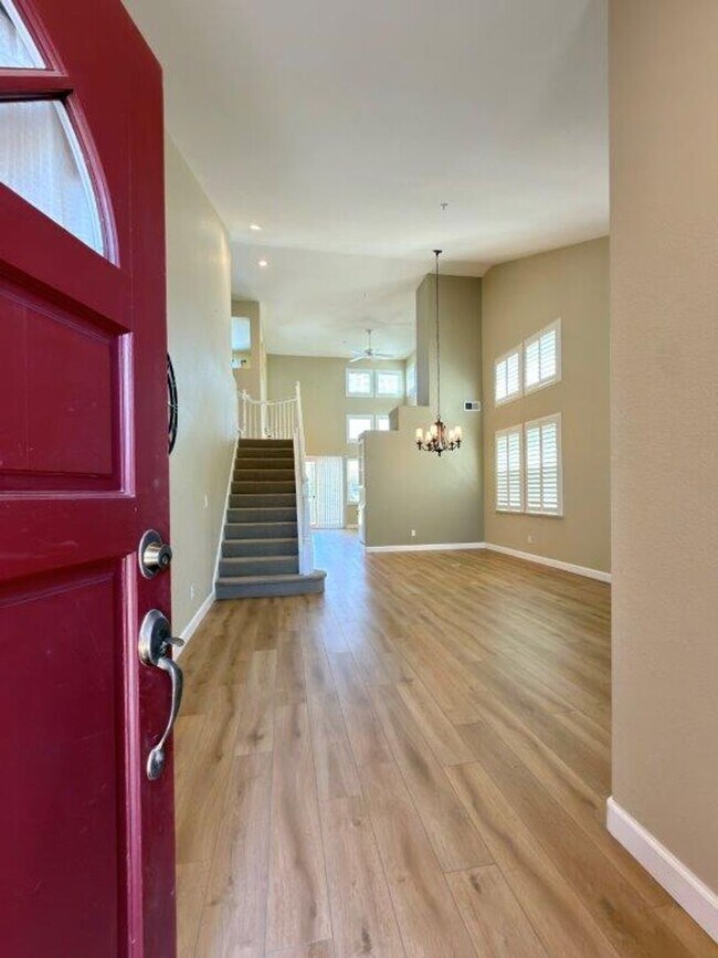 Building Photo - TENTATIVELY RENTED Coveted Napa Yacht Club 3 Bedrooms, 2 1/2 Bathrooms, w/ 1st Level Primary Bedr...